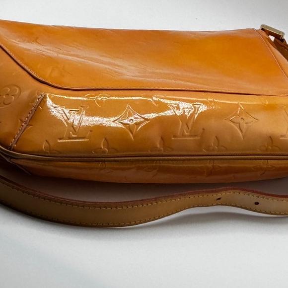 Louis Vuitton Yellow Thompson Patent Vernis Shoulder Bag - Picture 13 of 13